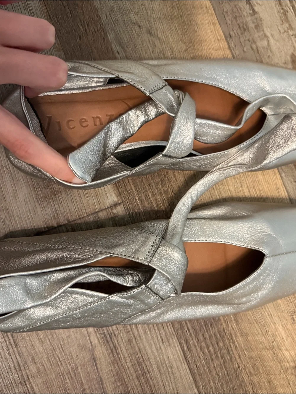 Vicenza size 9 Metallic Silver Tie-Front Ballet Flats